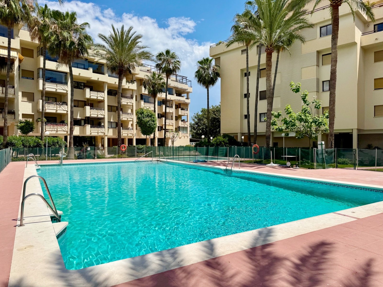 Exclusivo en La Carihuela con acceso directo a playa. en La Carihuela, Torremolinos