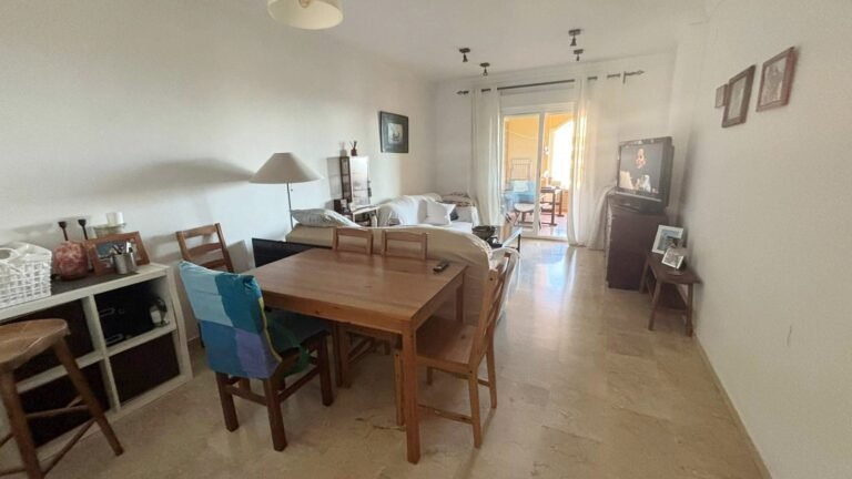 Apartamento en 5ª planta con 2 piscinas y trastero en Urbanización Edén Golf. en Riviera del Sol, Mijas