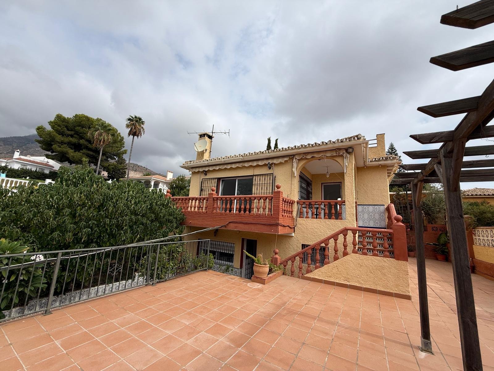 Villa con 2 viviendas independientes en Benalmádena