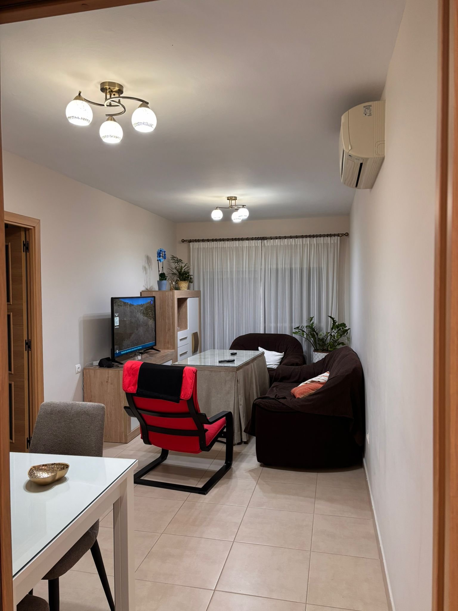 Piso de 3 Dormitorios en Coín: 80 m² con Importantes Reformas Realizadas. en Coín, Centro