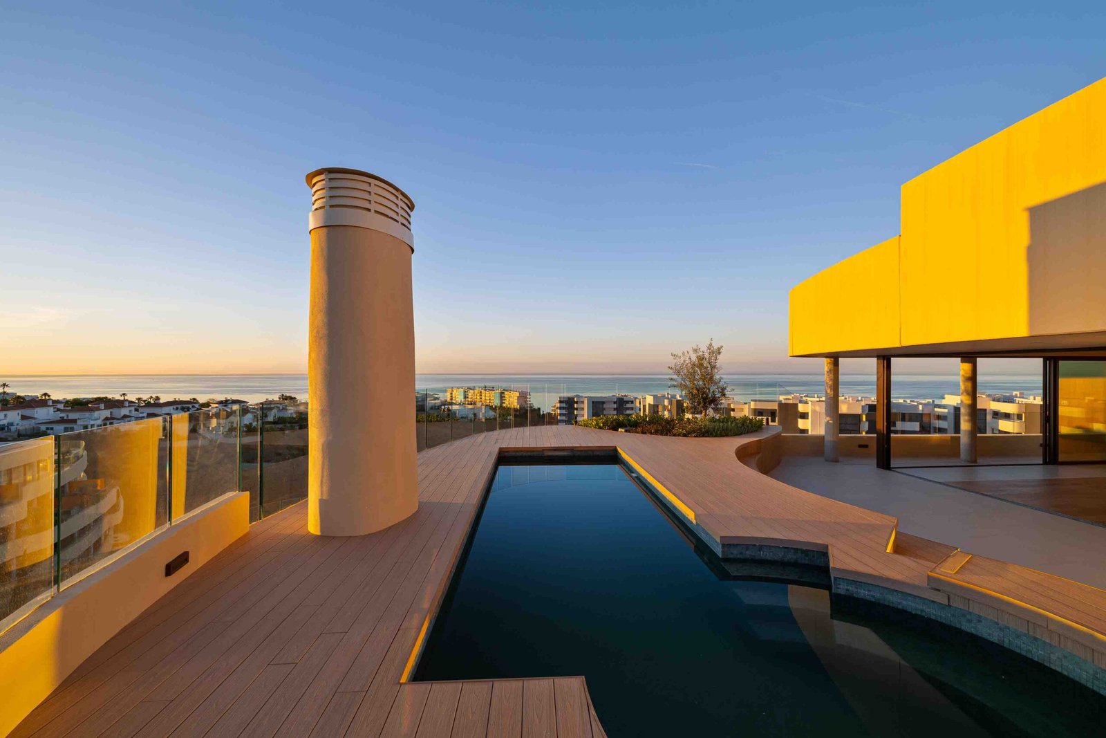 Terraza con piscina en South Residences