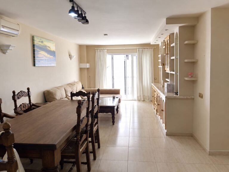 Piso de 3 dormitorios con terraza en San Pedro de Alcántara en Avenida de la Constitución 26, 1.º E, San Pedro de Alcántara, Marbella