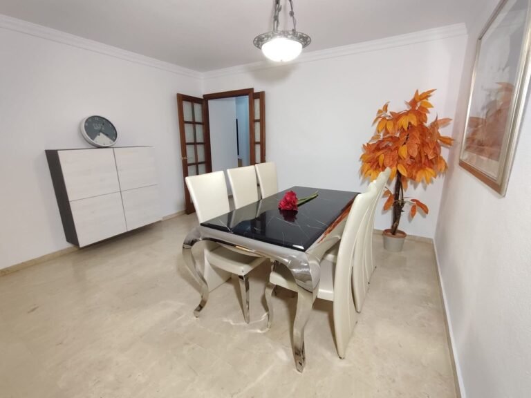 Piso de 3 dormitorios con terraza y ascensor en Fuengirola en Avenida de Mijas, Fuengirola