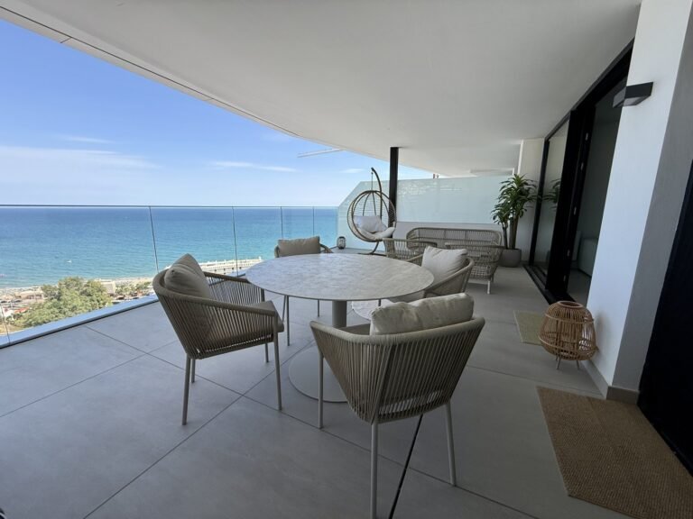 Apartamento con vistas al mar en Carat I · Fuengirola · GV-193 en Carat I · Carvajal - Higuerón · Fuengirola