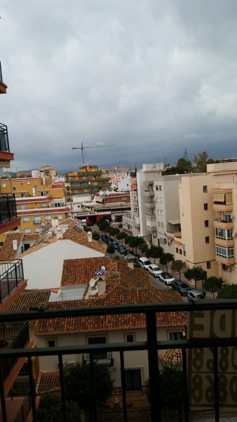 Piso de tres dormitorios con terraza junto al puerto de Fuengirola – GV-202 en Entorno Puerto Deportivo, Fuengirola